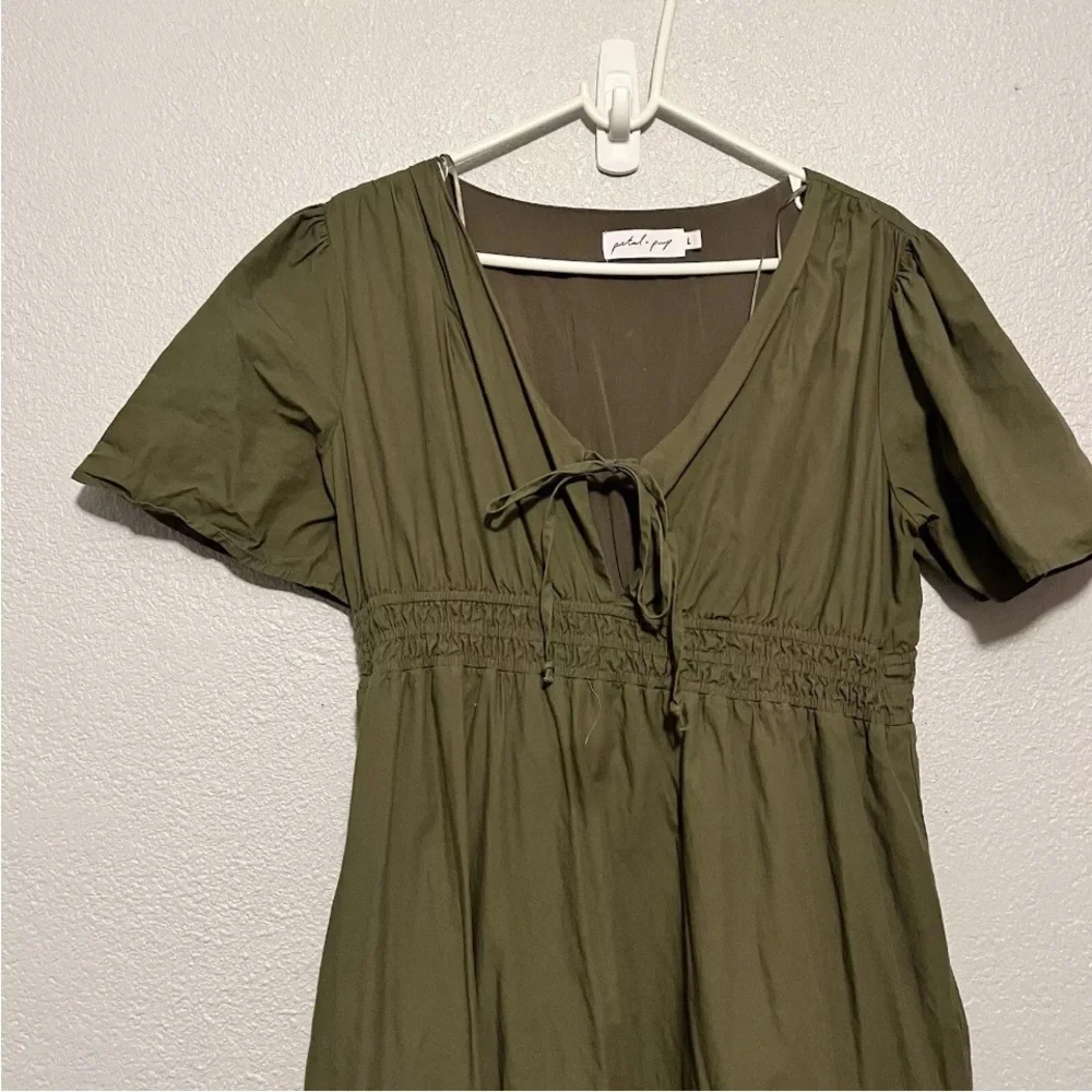 Petal + Pup Olive Green Short Sleeve Lined Tiered Maxi Dress Size Large - Picture 5 of 9